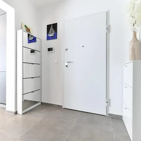 Apartment T&m *
